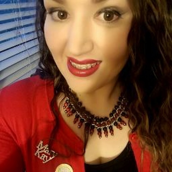 Meet your Posher, Lucy - Picture 1 of 1